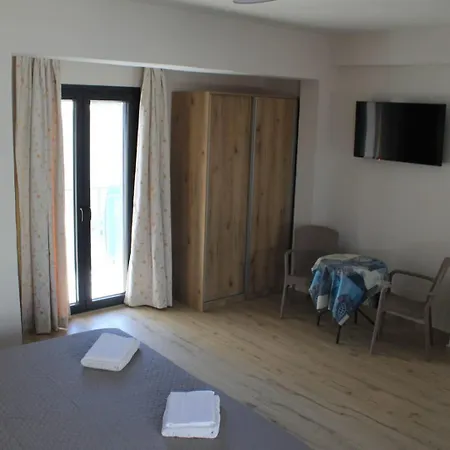 Spiti Klementina * Benitses (Corfu)